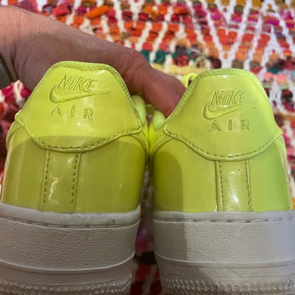 NEON Nikes! - Picture 5 of 6